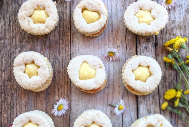 Biscotti con crema al limone