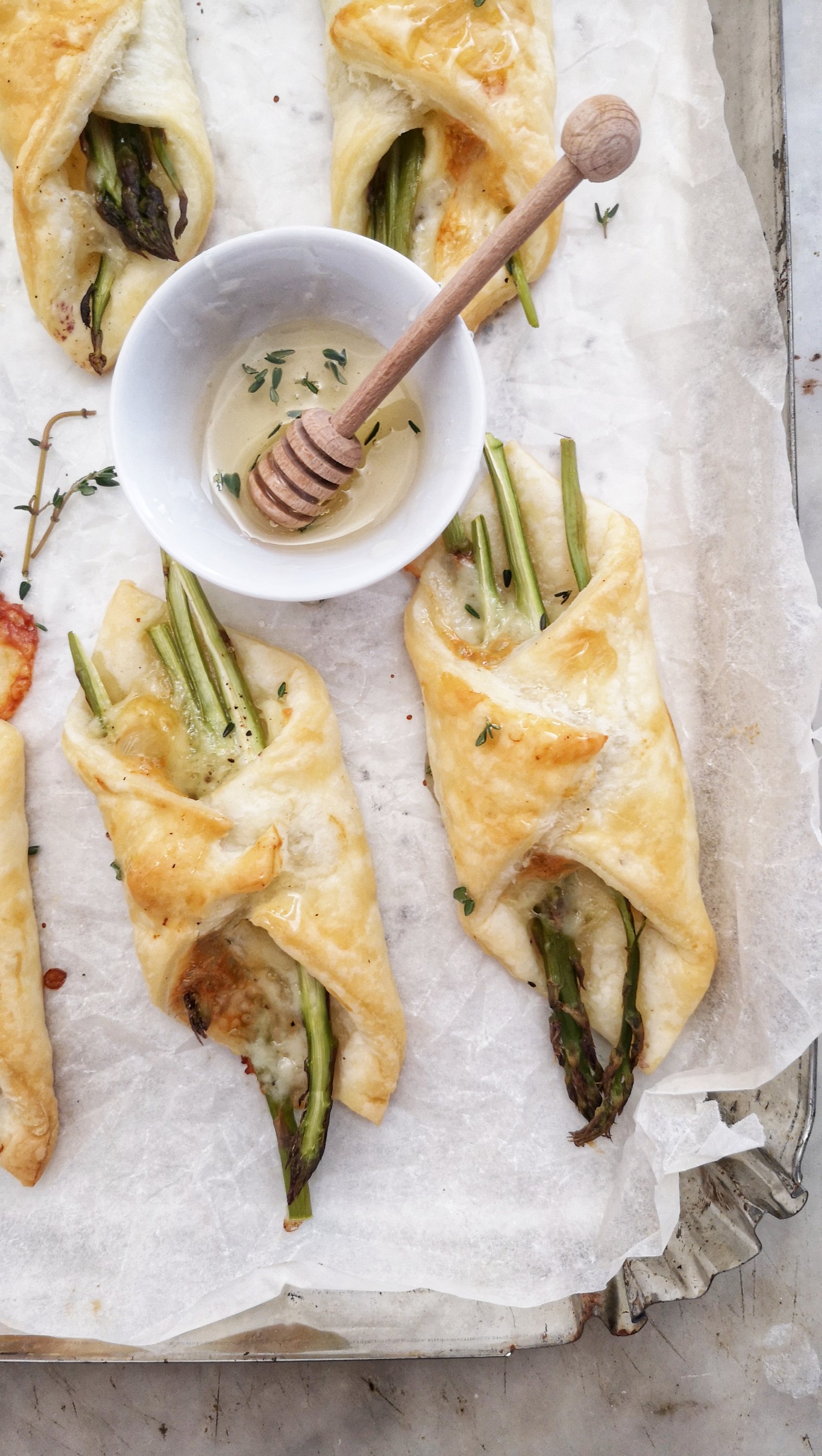 Mini sfoglie con asparagi e miele di Una Cucina a Pois