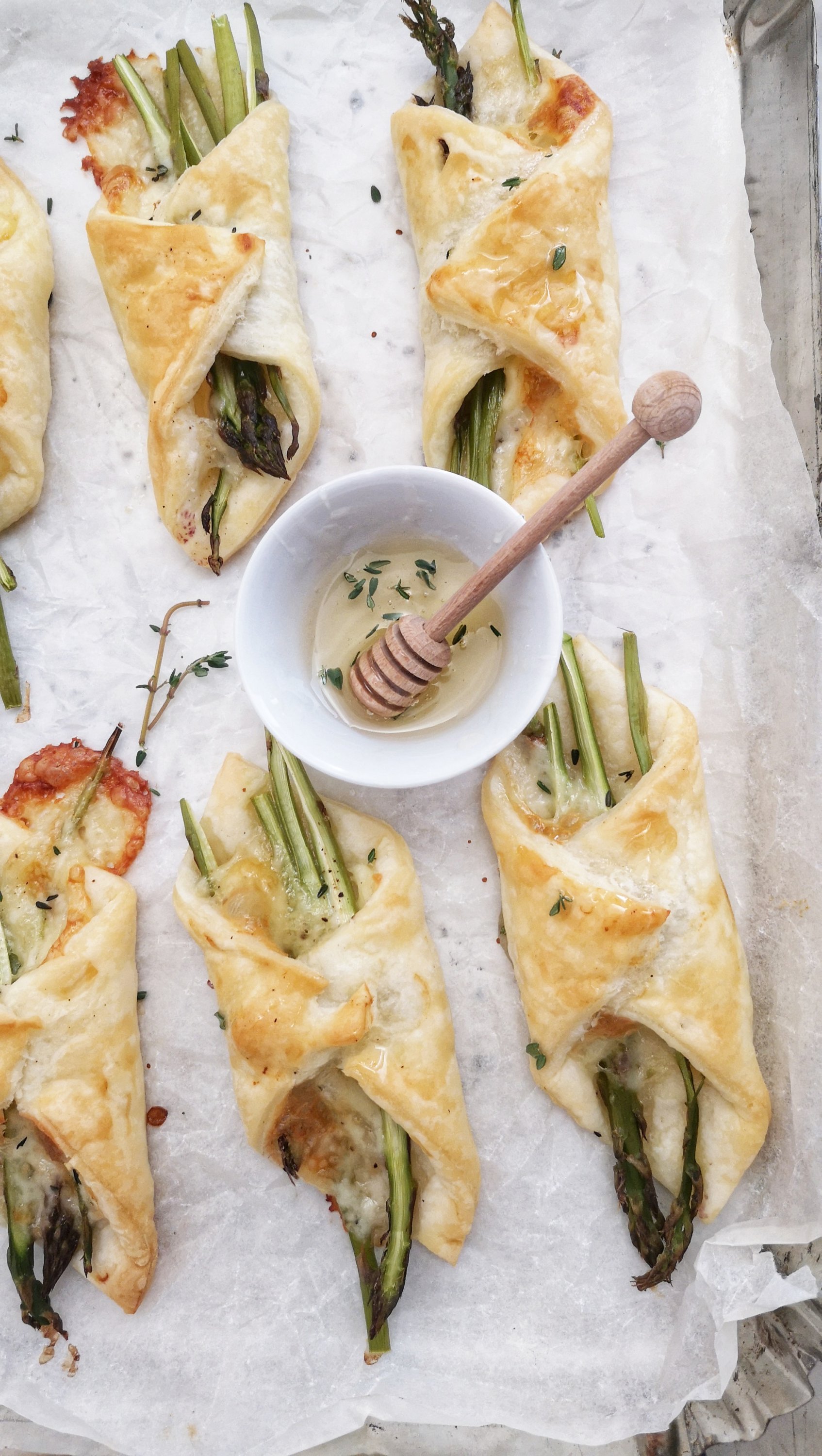 Mini sfoglie con asparagi e miele di Una Cucina a Pois