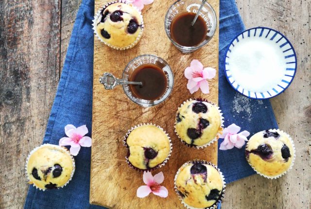 Il risultato finale dei muffin mirtilli e cocco