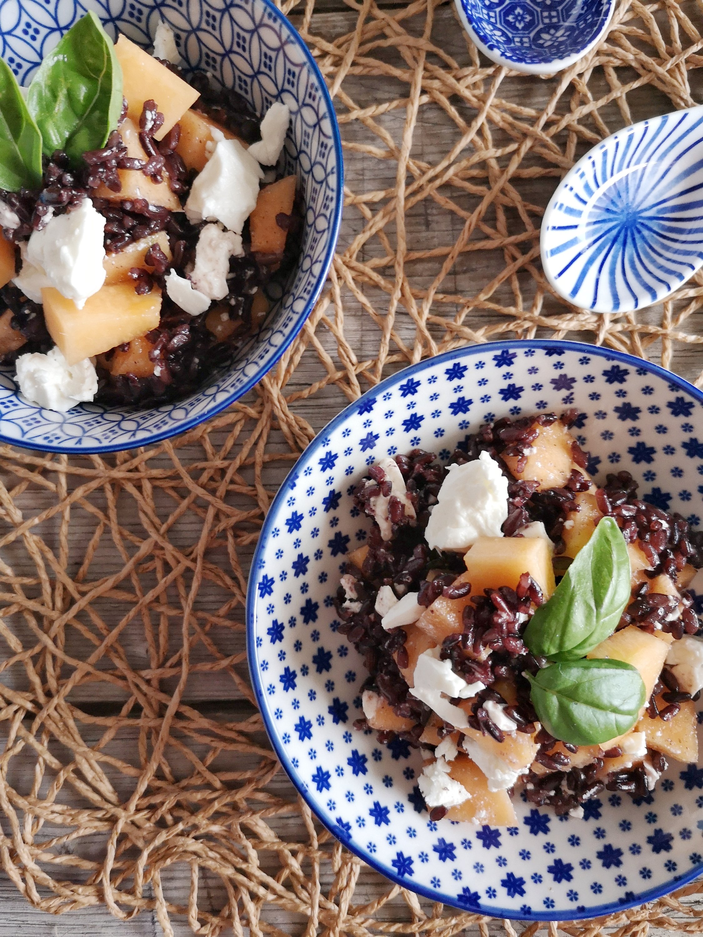 La ricetta del riso venere con feta e melone
