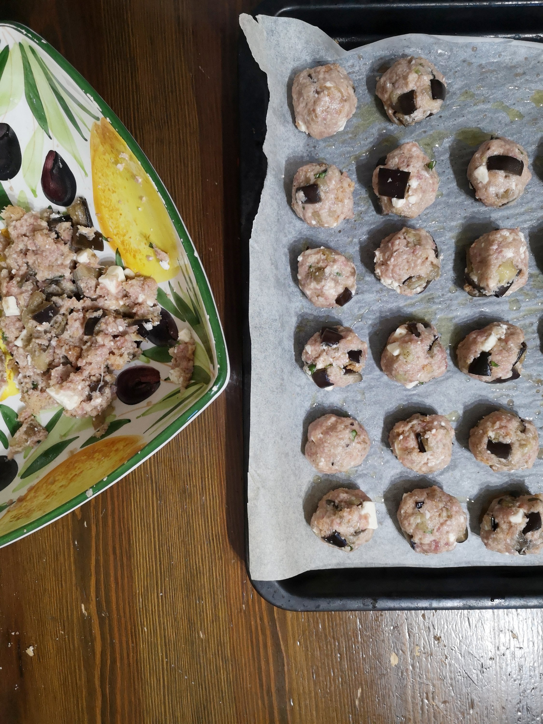 Polpette di macinato con melanzane e feta