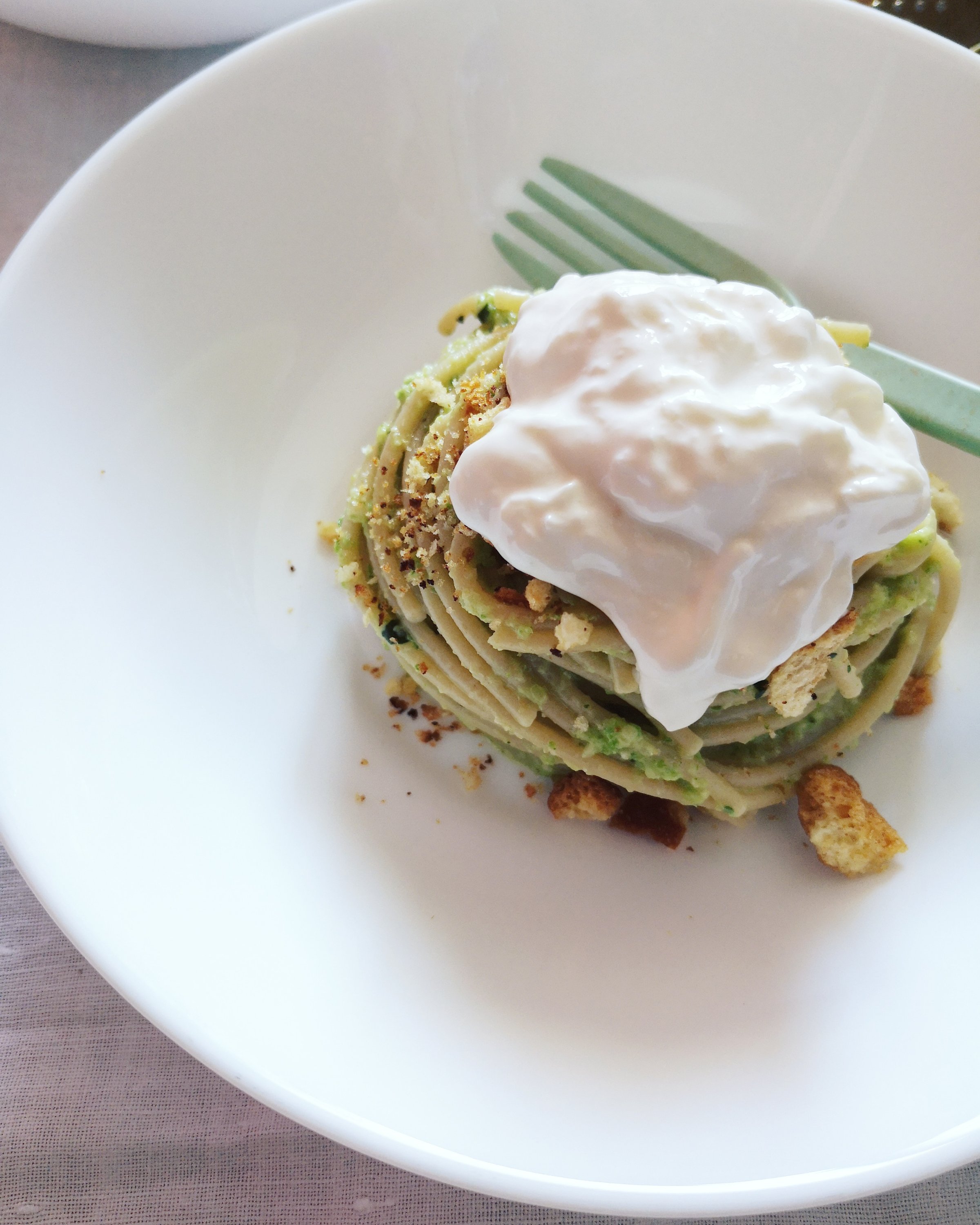 Spaghetti al pesto di zucchine