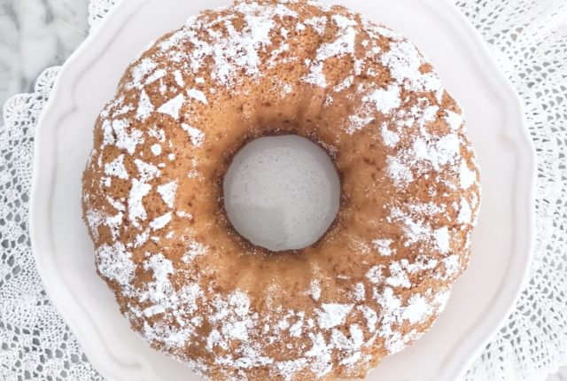 Ciambella con farina di farro e latte di cocco