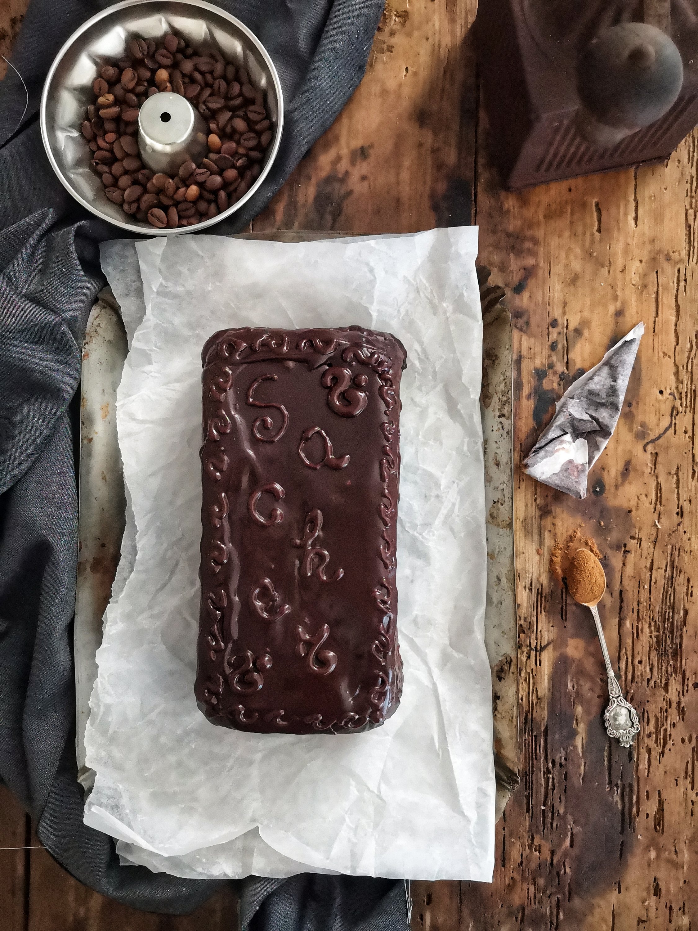 Sacher plumcake